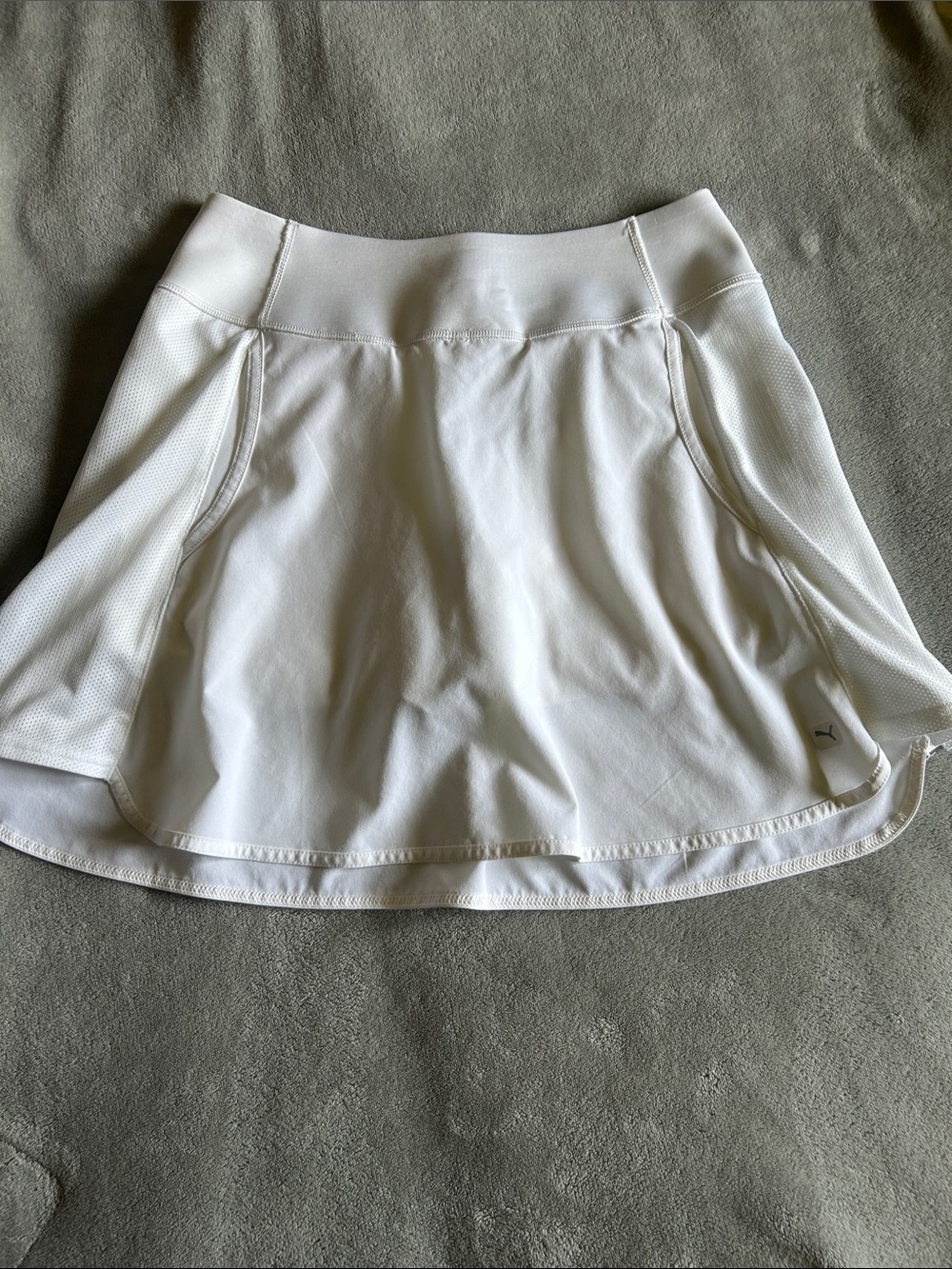 Puma white tennis skirt w shorts